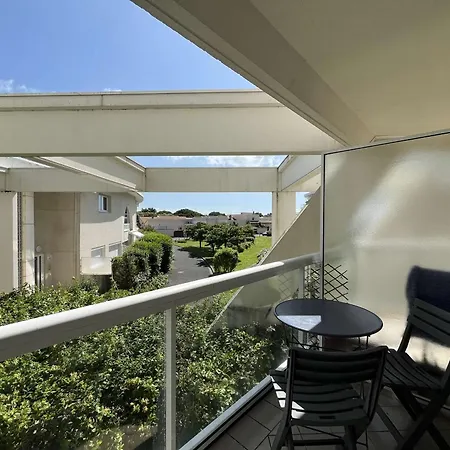Chaleureux Avec Balcon Et Parking, A 2 Pas De La Et Du Port - - Fr-1-246-208 Apartment *