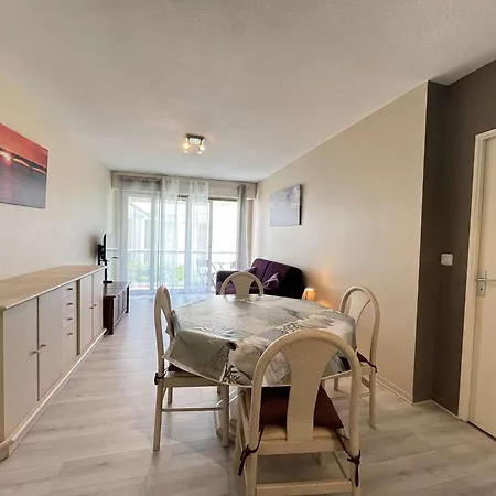 Chaleureux Avec Balcon Et Parking, A 2 Pas De La Et Du Port - - Fr-1-246-208 * La Rochelle (Charente-Maritime)