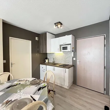 Apartment Chaleureux Avec Balcon Et Parking, A 2 Pas De La Et Du Port - - Fr-1-246-208 *